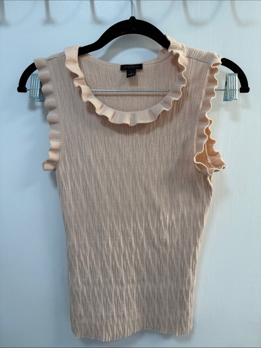 Ann Taylor Factory Peach Ruffle Trim Ribbed Tank